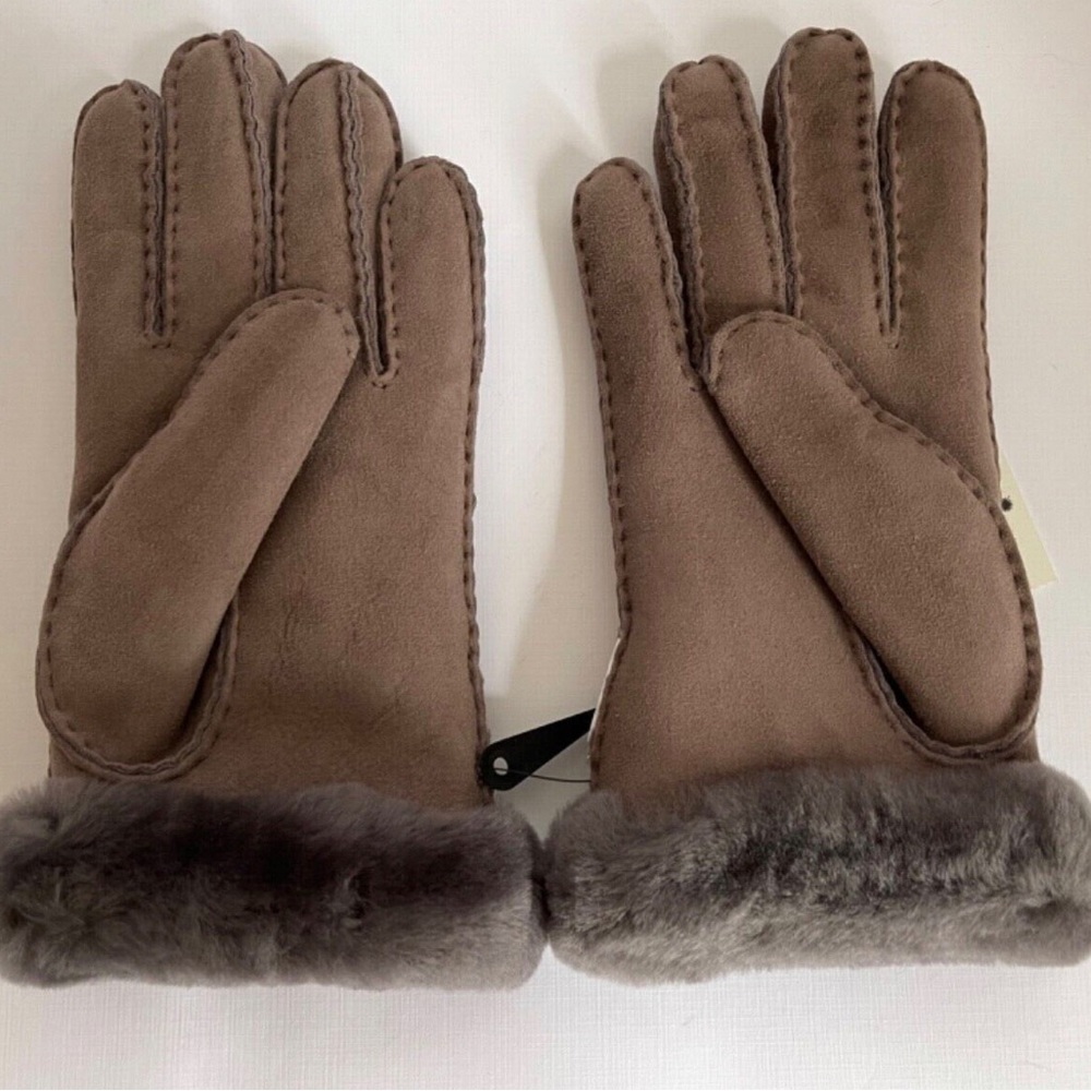 NWT!!UGG Women’s Shearling&Sheepskin Gloves Stormy Grey